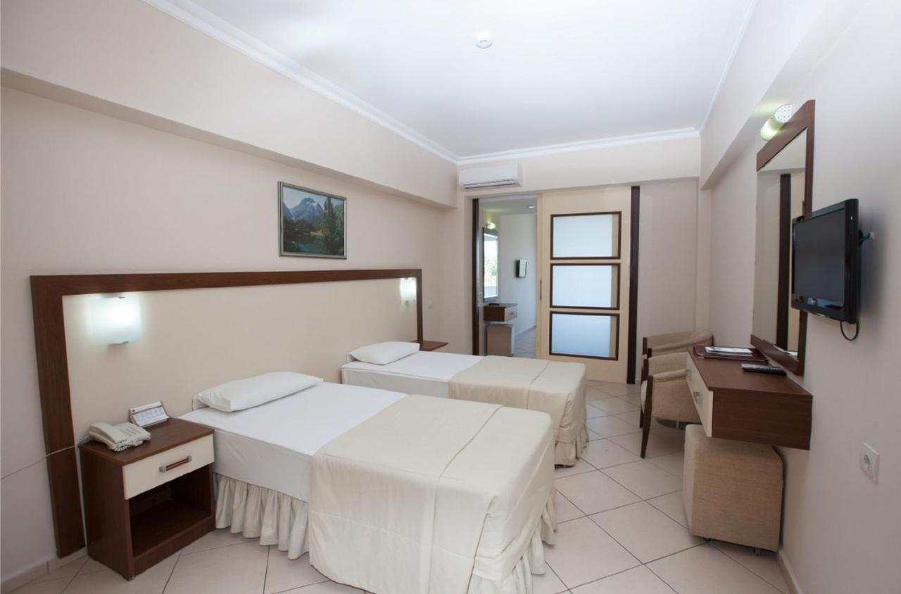 Batihan Beach Resort & Spa Kusadası Esterno foto