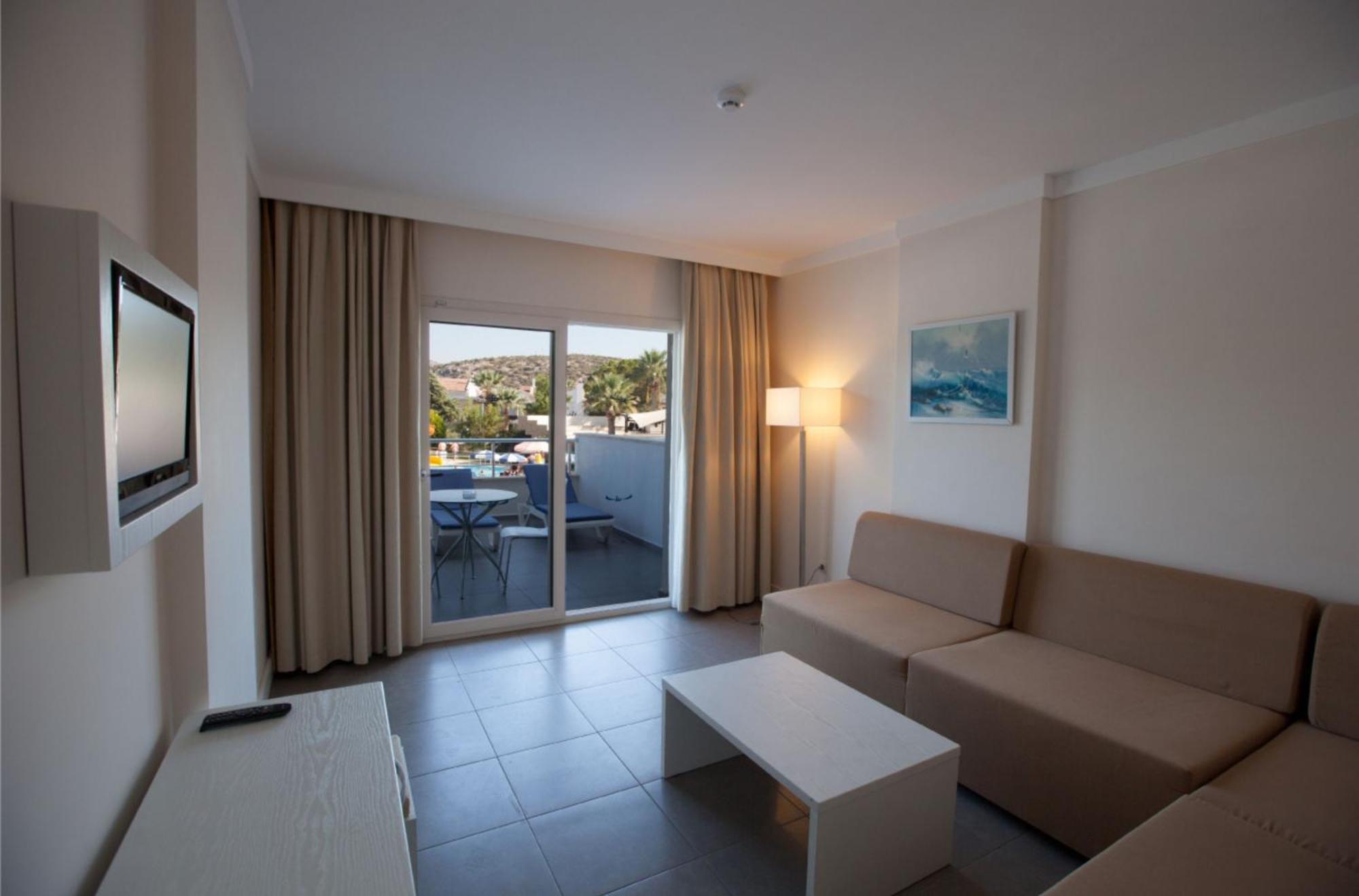 Batihan Beach Resort & Spa Kusadası Esterno foto