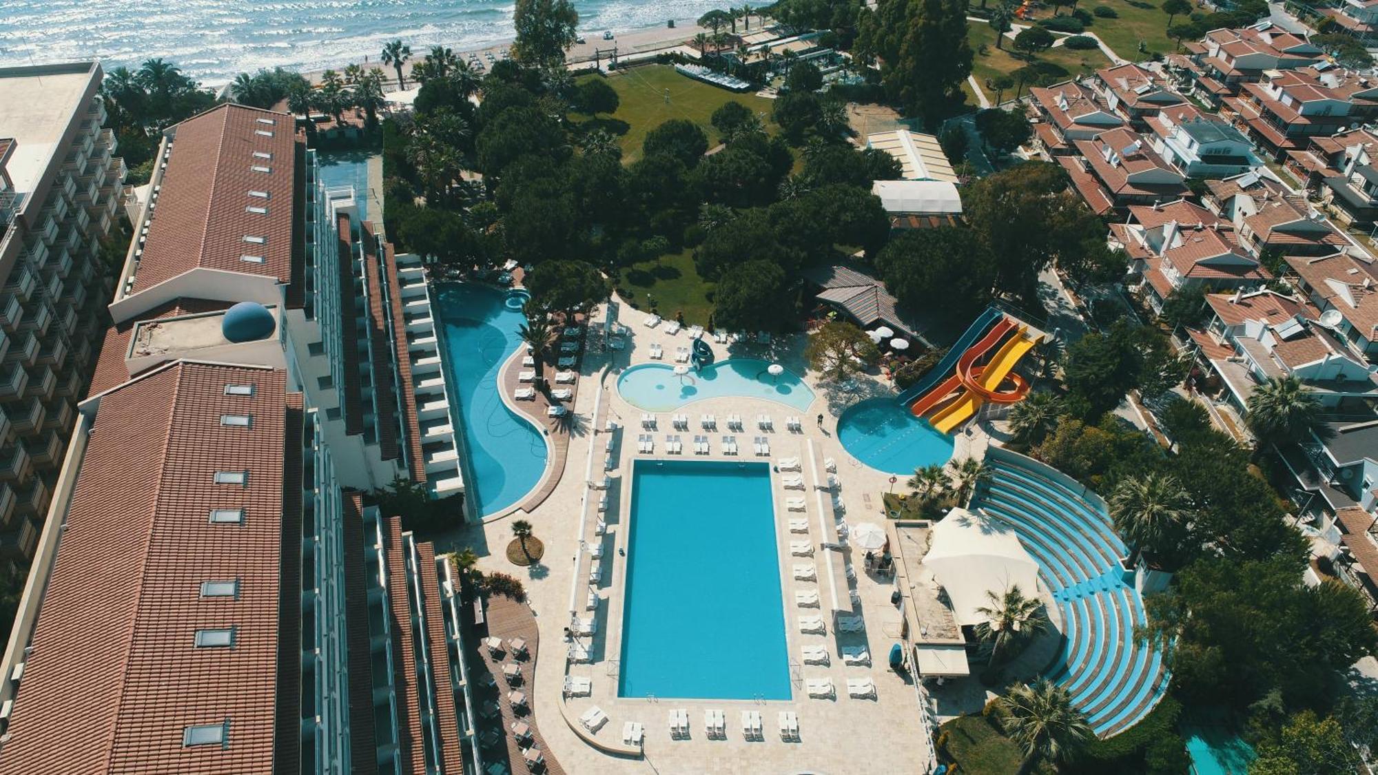 Batihan Beach Resort & Spa Kusadası Esterno foto