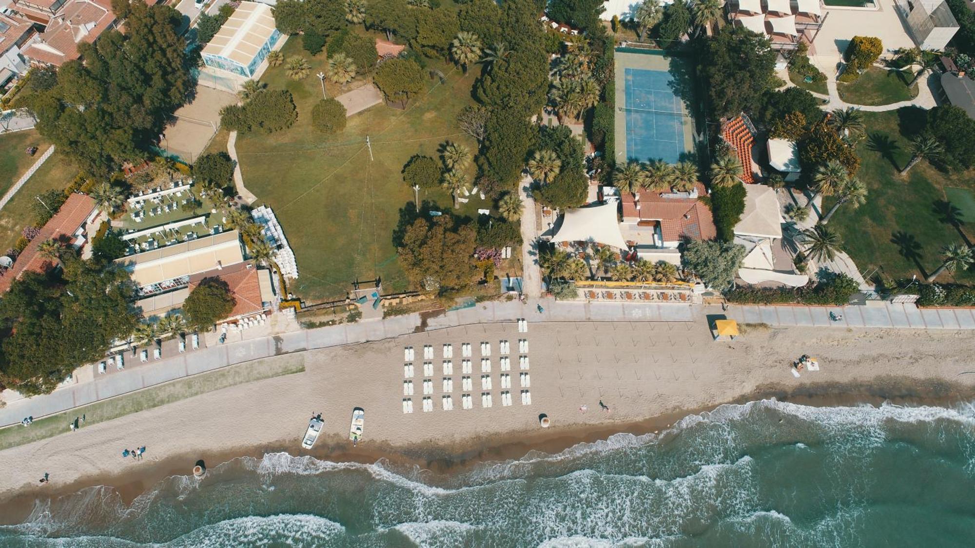 Batihan Beach Resort & Spa Kusadası Esterno foto