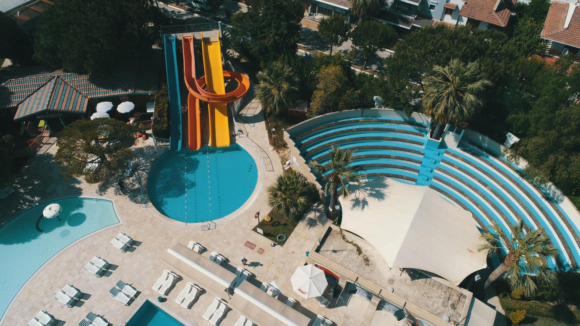 Batihan Beach Resort & Spa Kusadası Esterno foto