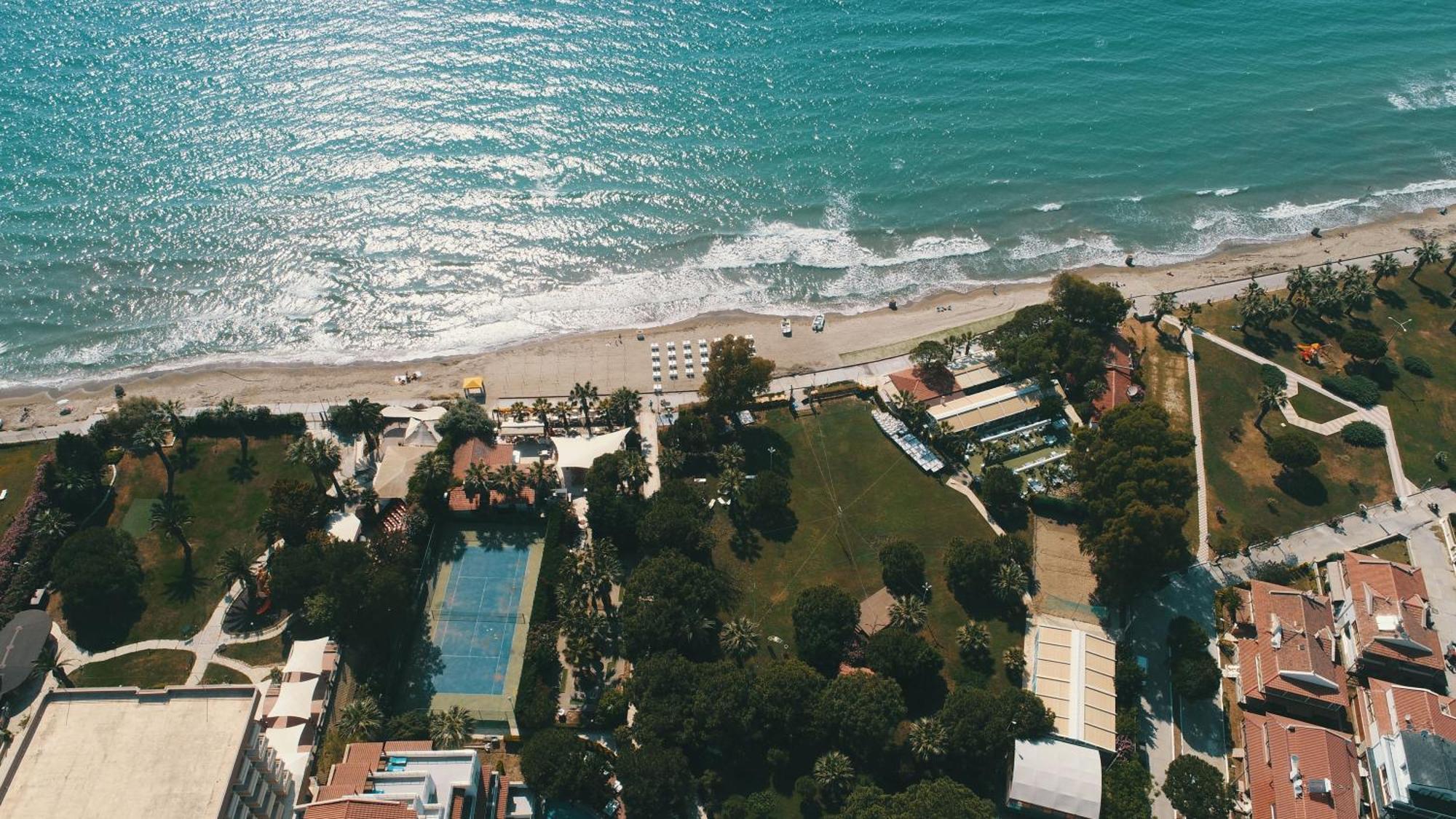 Batihan Beach Resort & Spa Kusadası Esterno foto