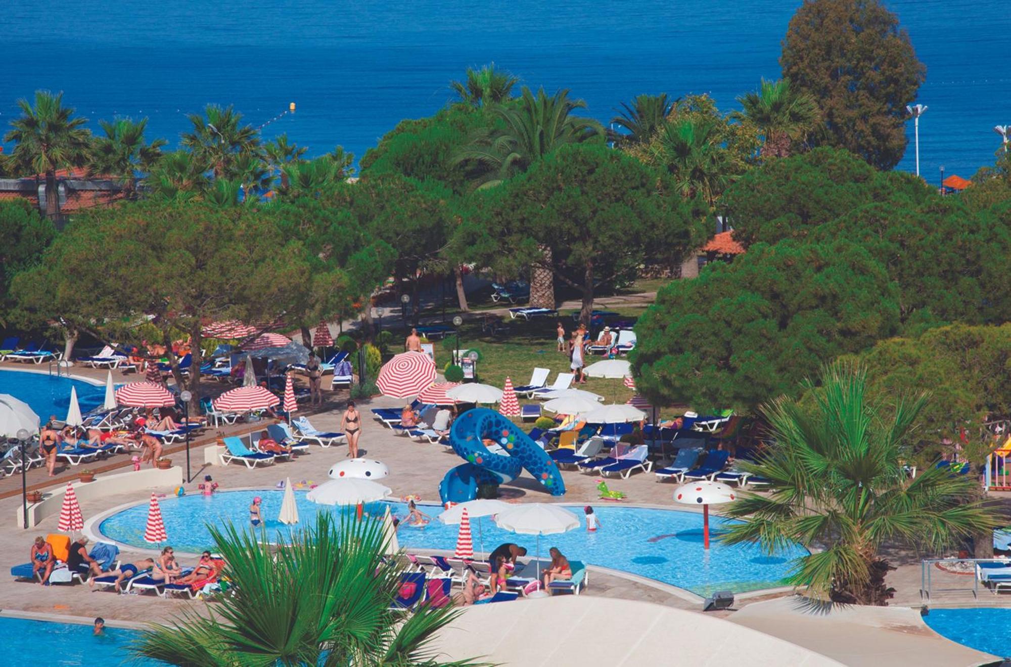 Batihan Beach Resort & Spa Kusadası Esterno foto