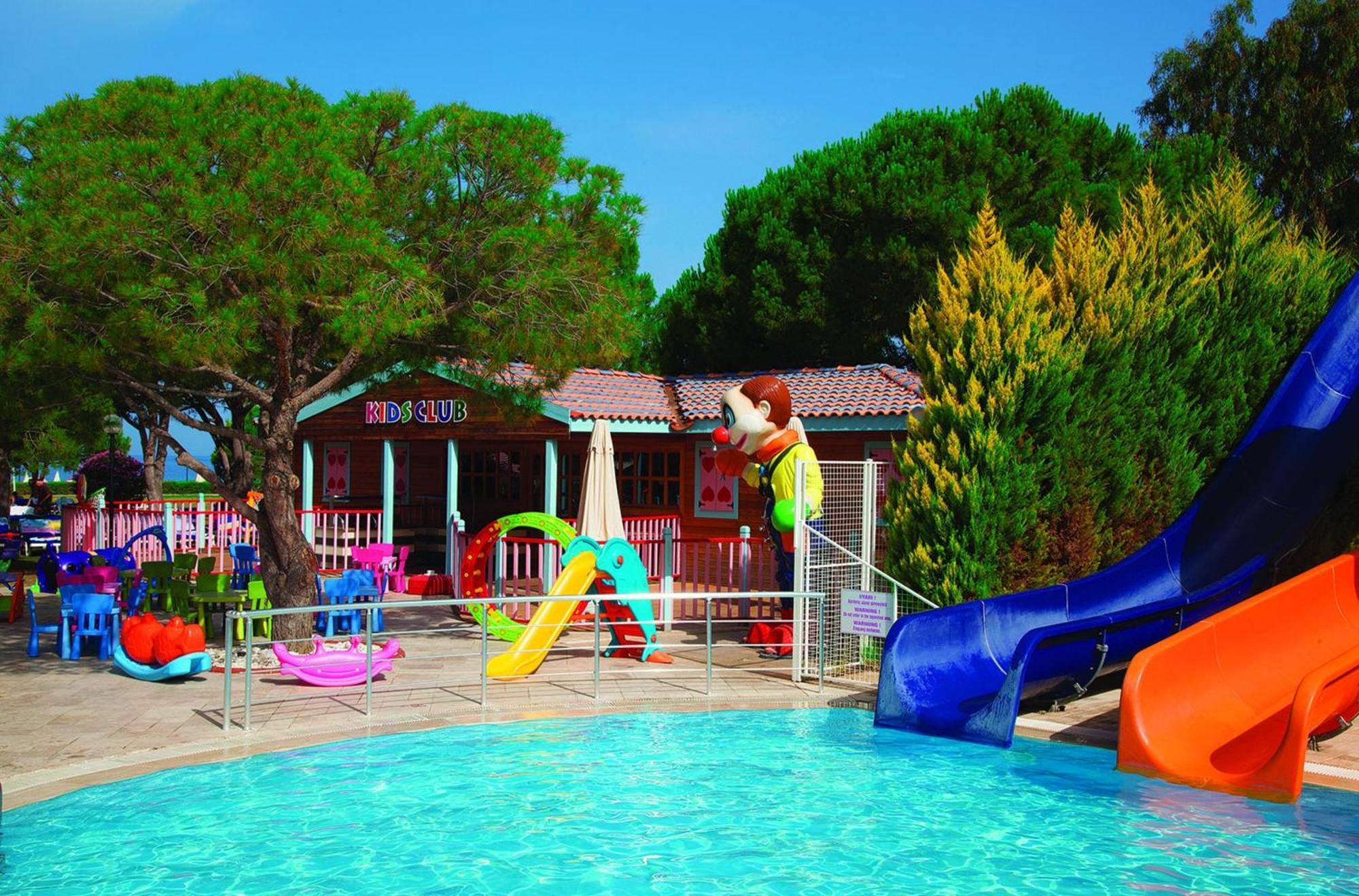 Batihan Beach Resort & Spa Kusadası Esterno foto