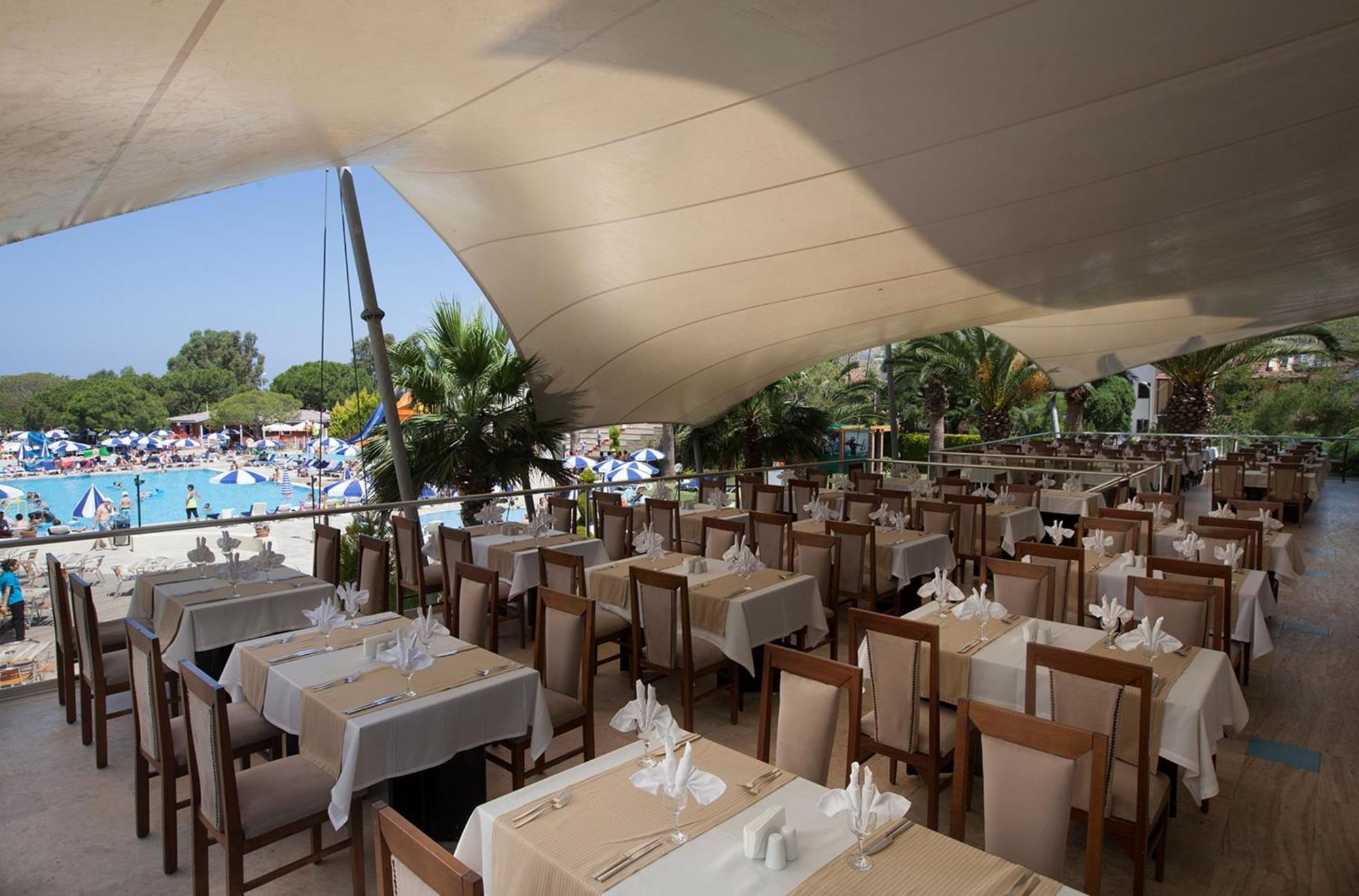 Batihan Beach Resort & Spa Kusadası Esterno foto