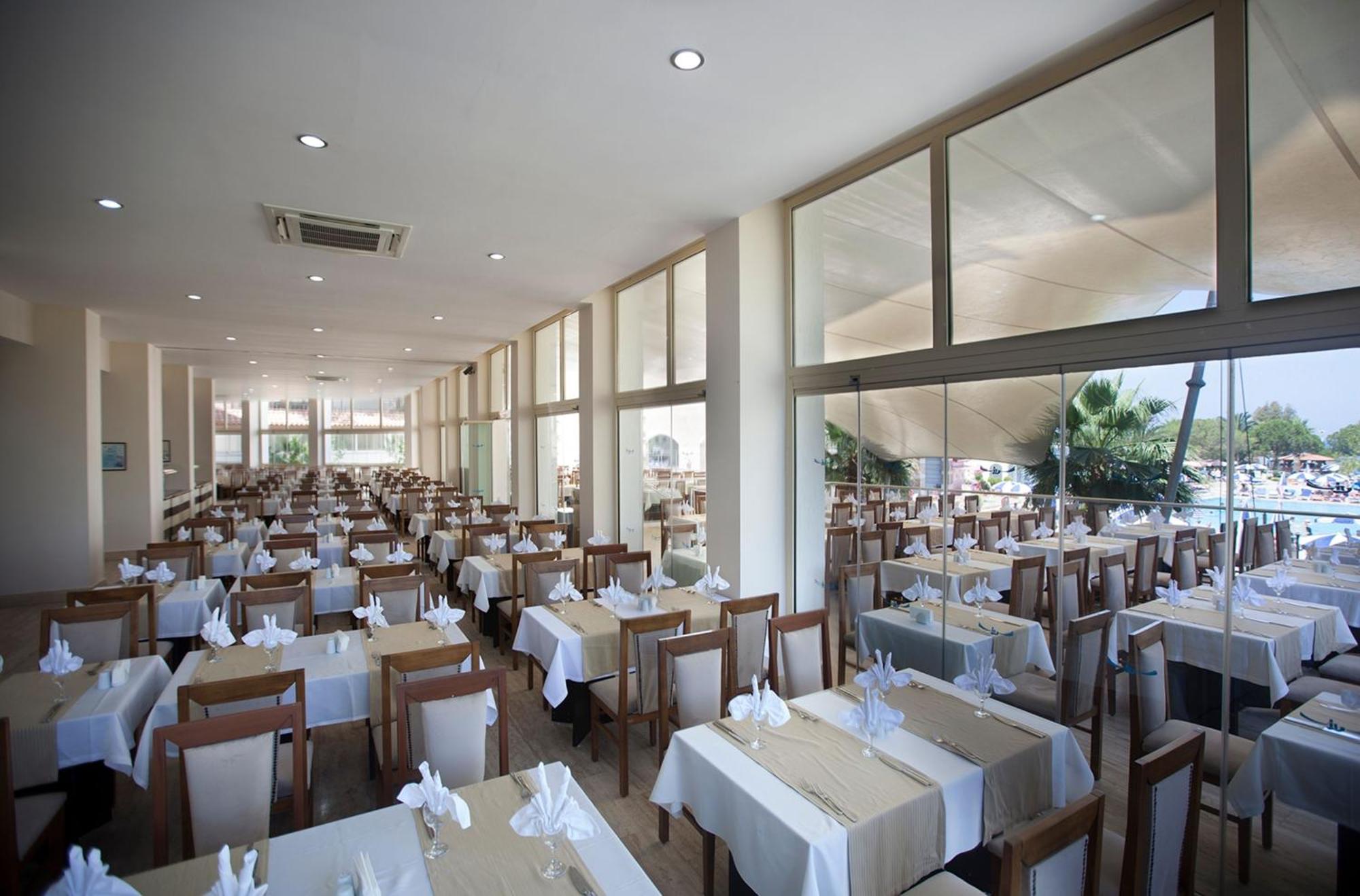 Batihan Beach Resort & Spa Kusadası Esterno foto