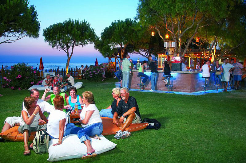 Batihan Beach Resort & Spa Kusadası Esterno foto